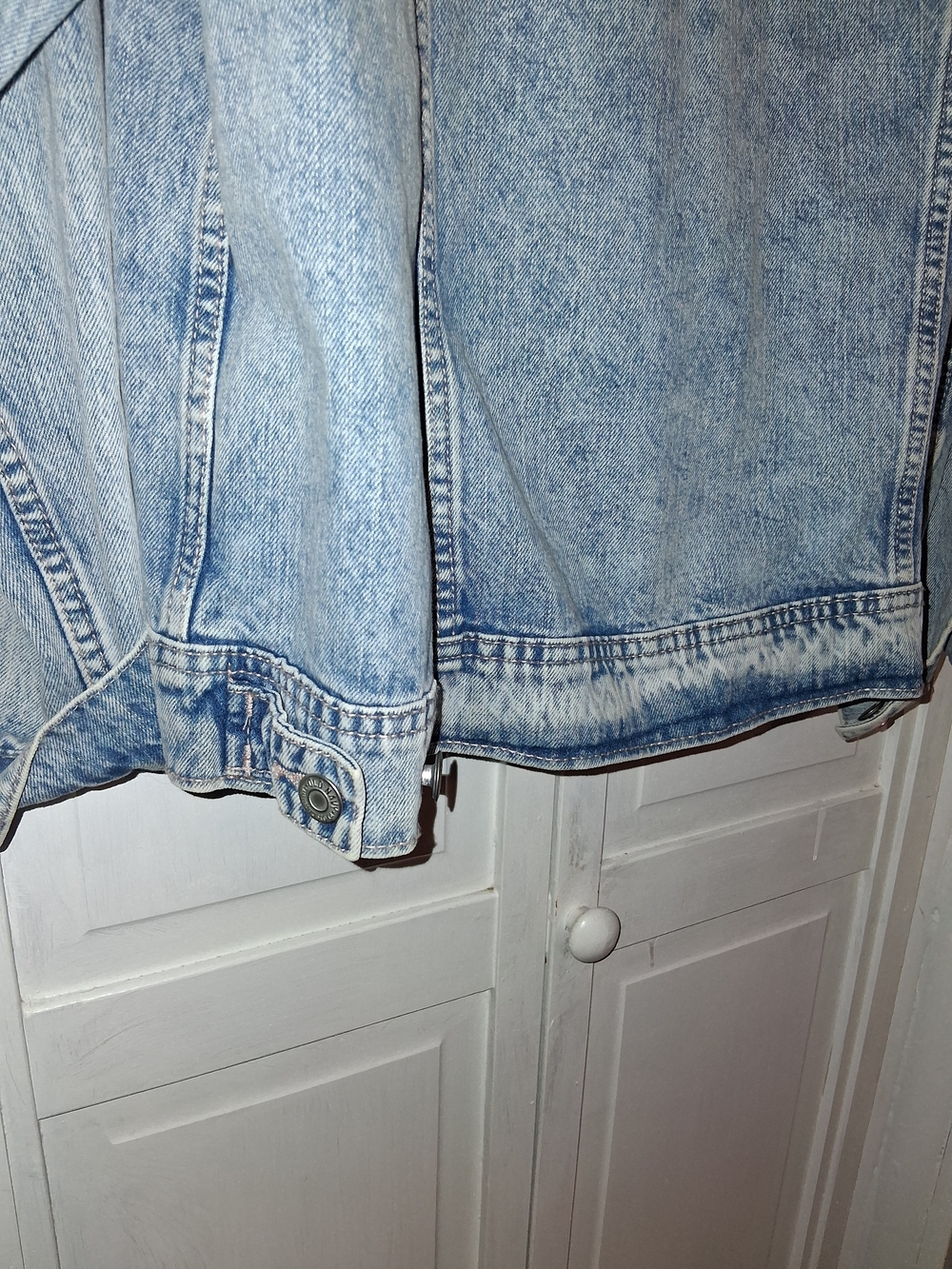 Old Navy Women's Oversized Boyfriend Light Blue Distressed Denim Jacket - Picture 9 of 9